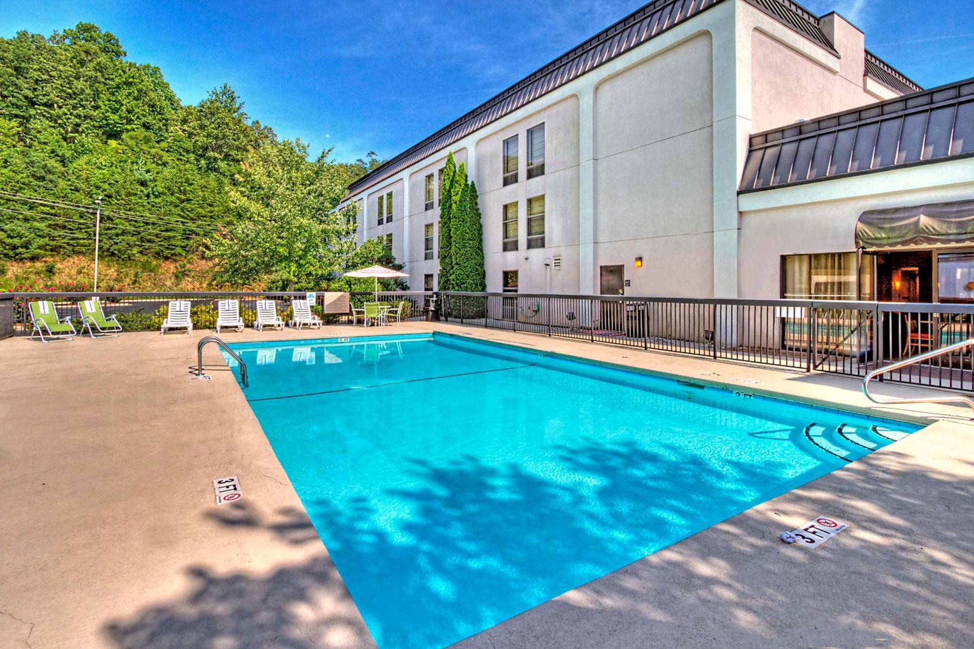 Hampton Inn Franklin, Nc Екстер'єр фото